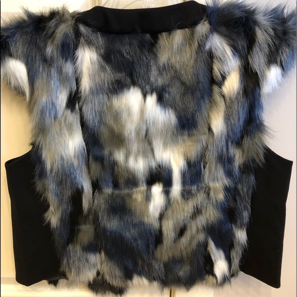 Cabi Brand Beautiful fur vest - Picture 3 of 3
